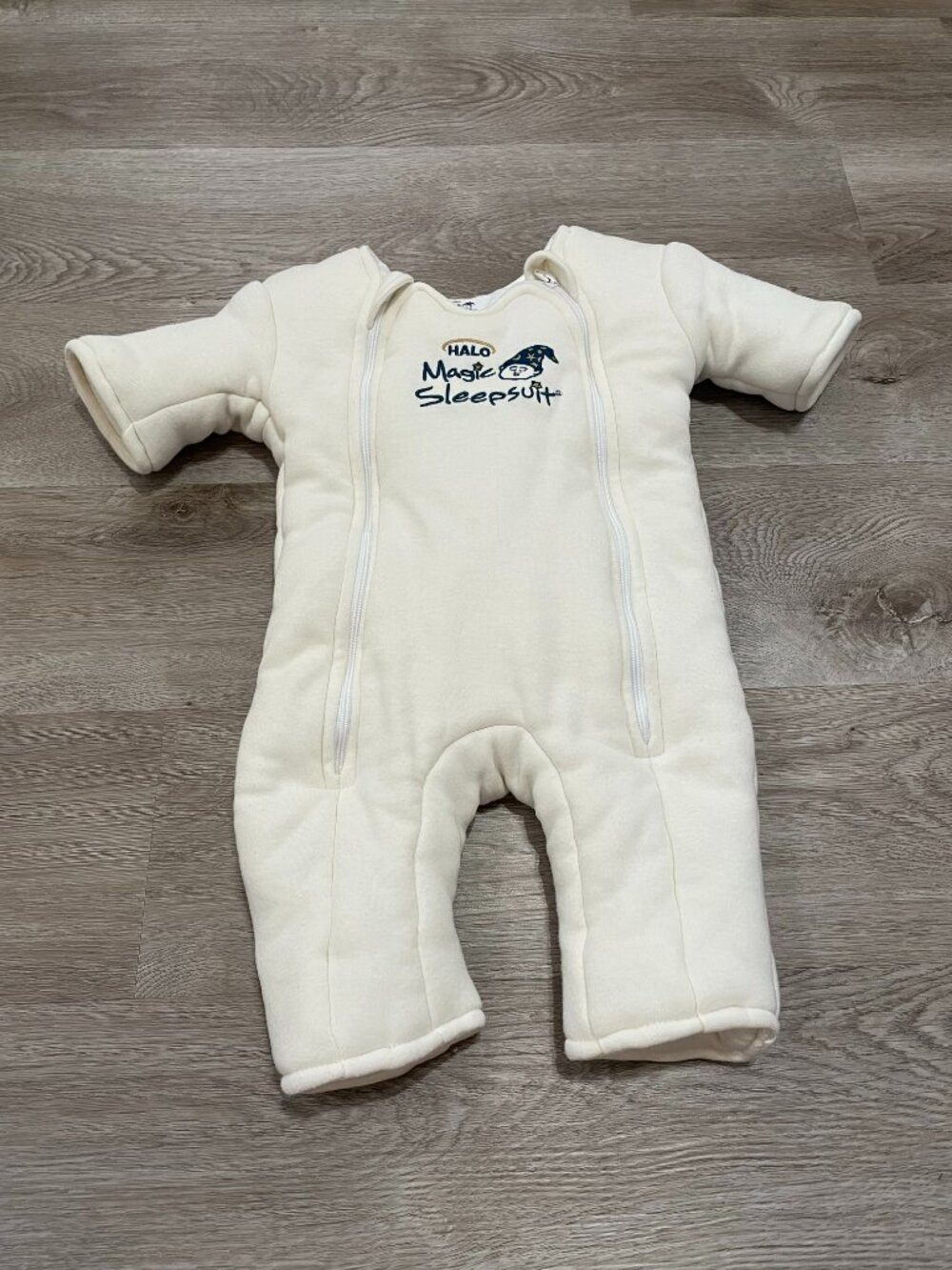 Sleepsuit - Picture 2 of 15